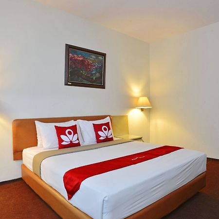Reddoorz Plus Near Kebayoran Baru Blok S Giacarta Esterno foto