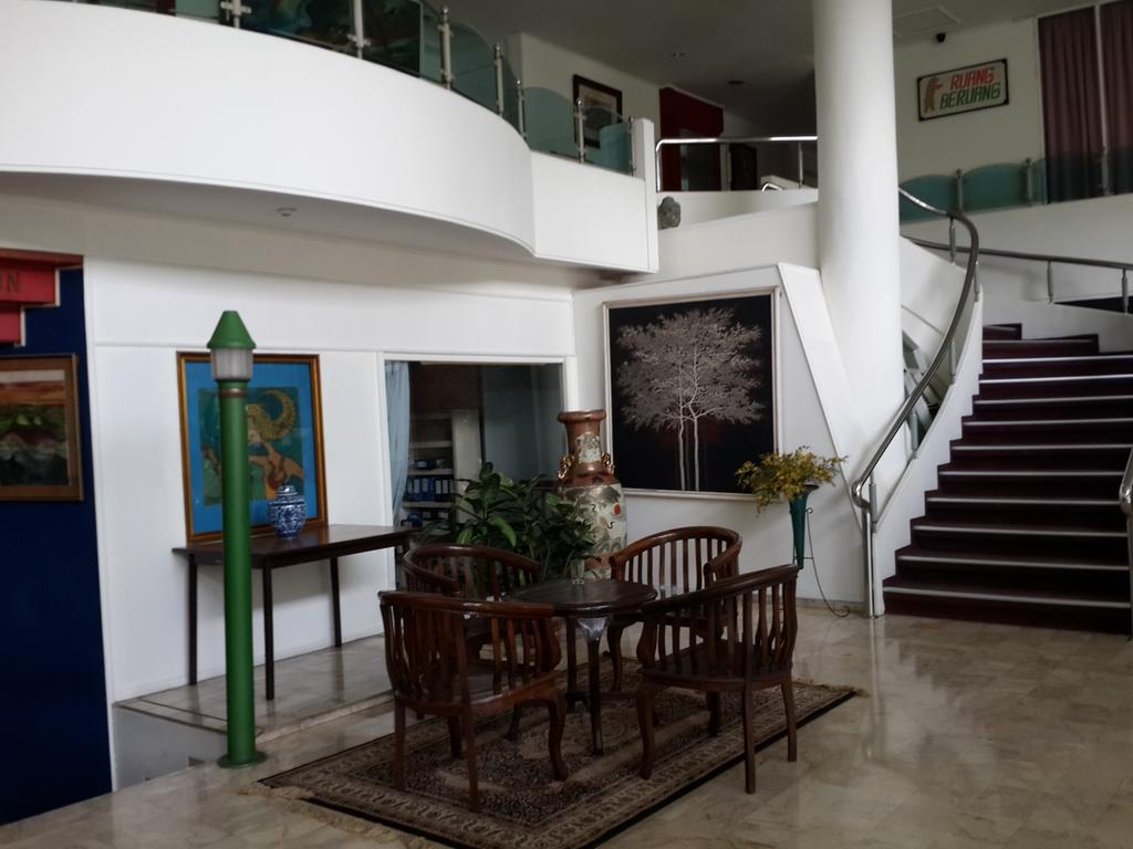 Reddoorz Plus Near Kebayoran Baru Blok S Giacarta Esterno foto