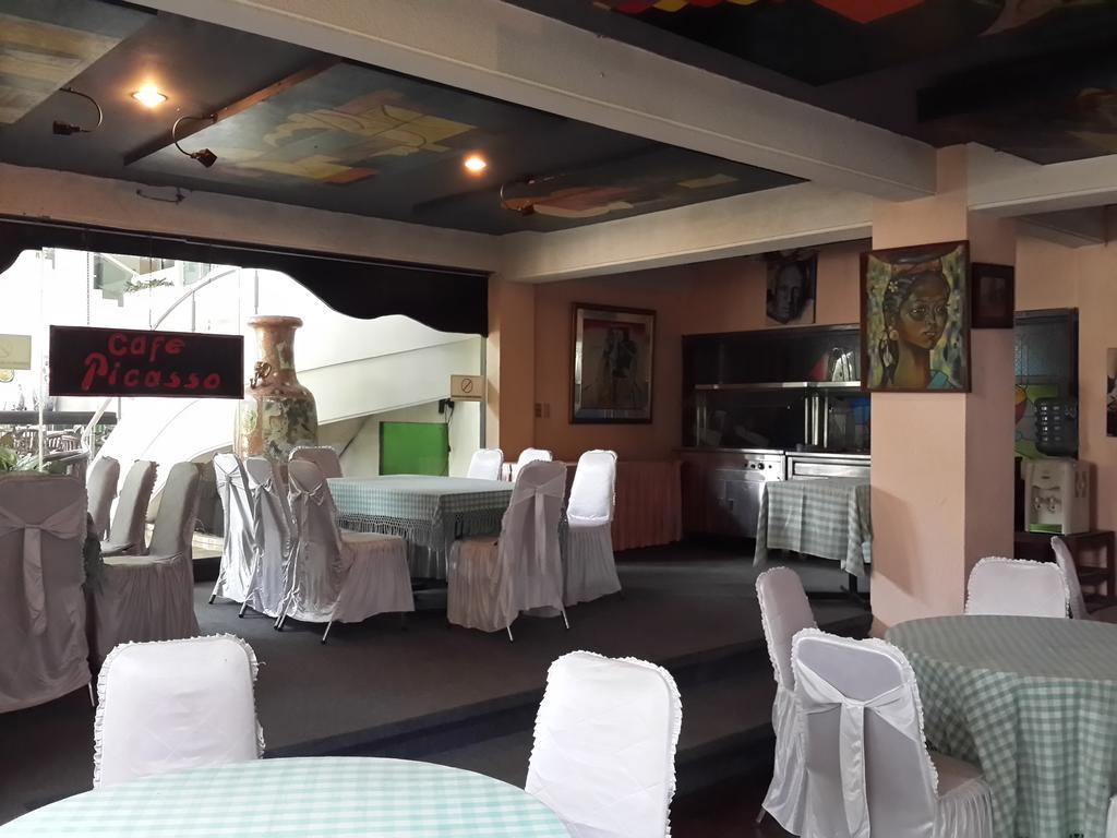 Reddoorz Plus Near Kebayoran Baru Blok S Giacarta Esterno foto