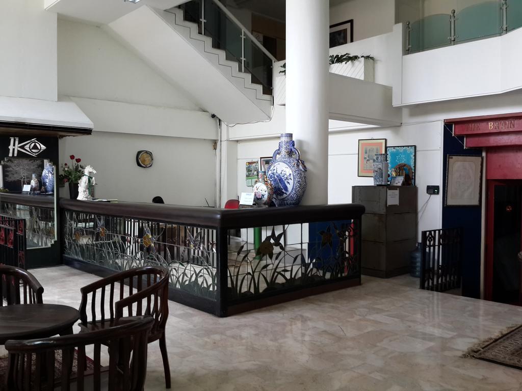 Reddoorz Plus Near Kebayoran Baru Blok S Giacarta Esterno foto