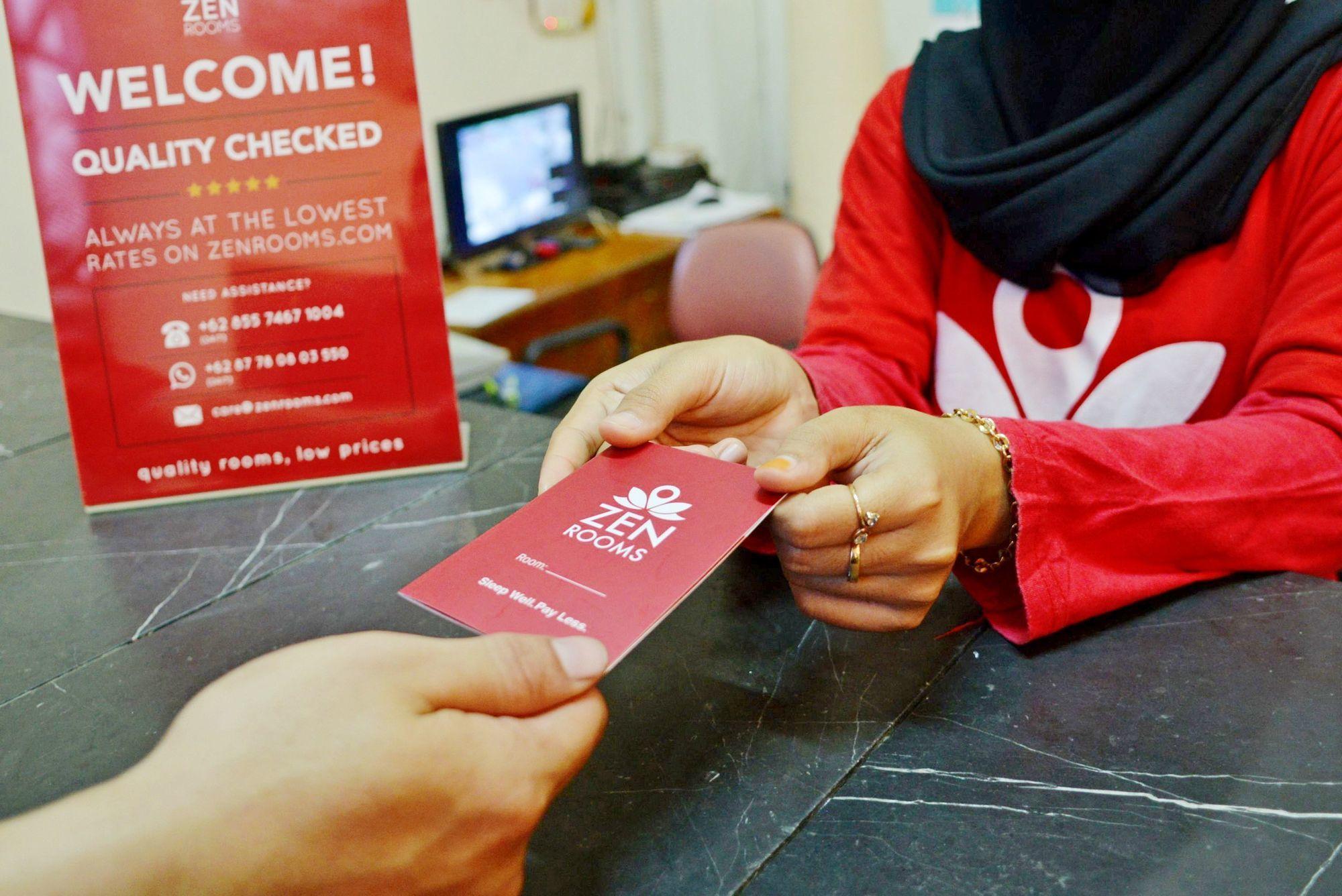 Reddoorz Plus Near Kebayoran Baru Blok S Giacarta Esterno foto