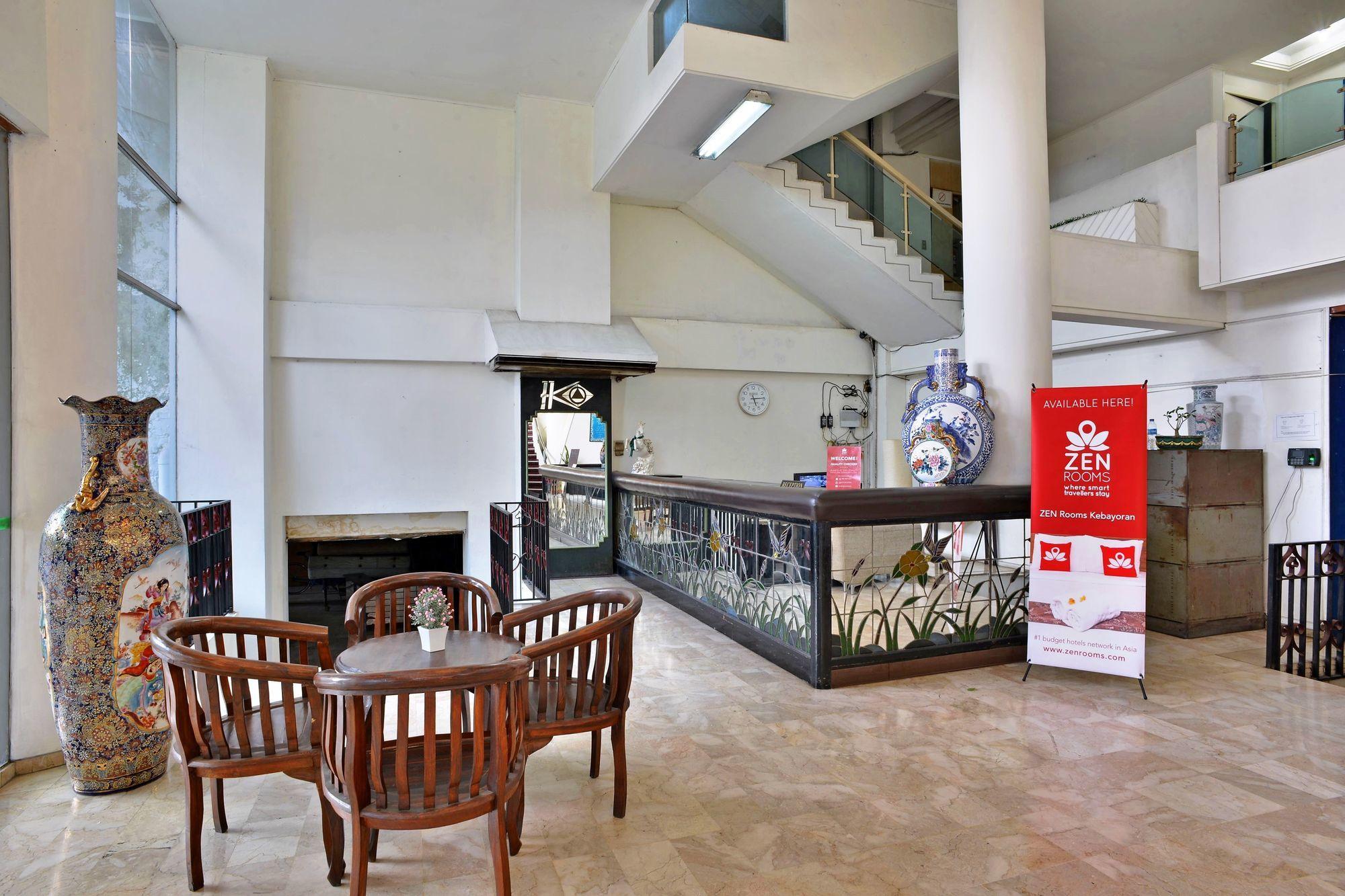 Reddoorz Plus Near Kebayoran Baru Blok S Giacarta Esterno foto