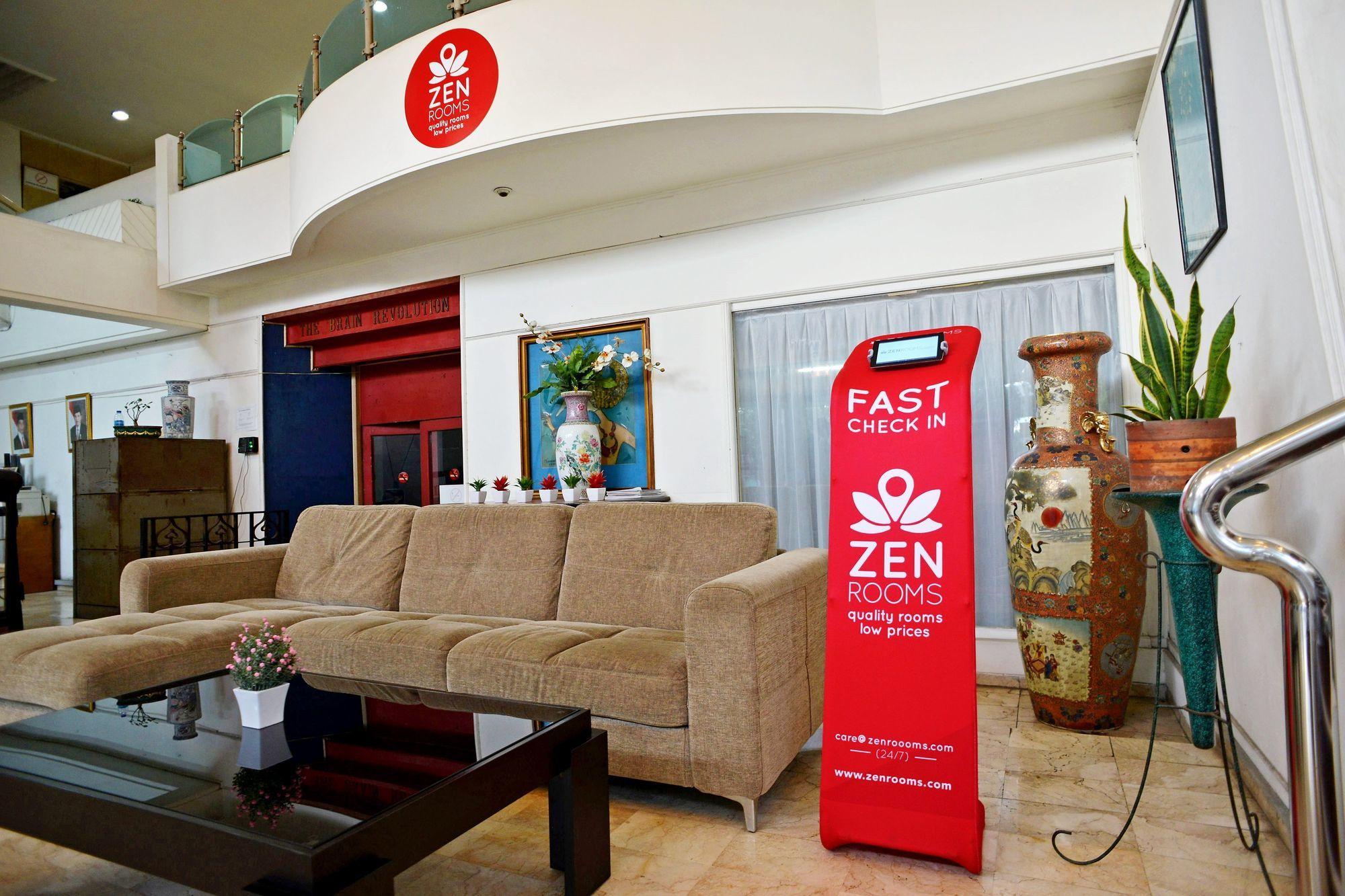 Reddoorz Plus Near Kebayoran Baru Blok S Giacarta Esterno foto