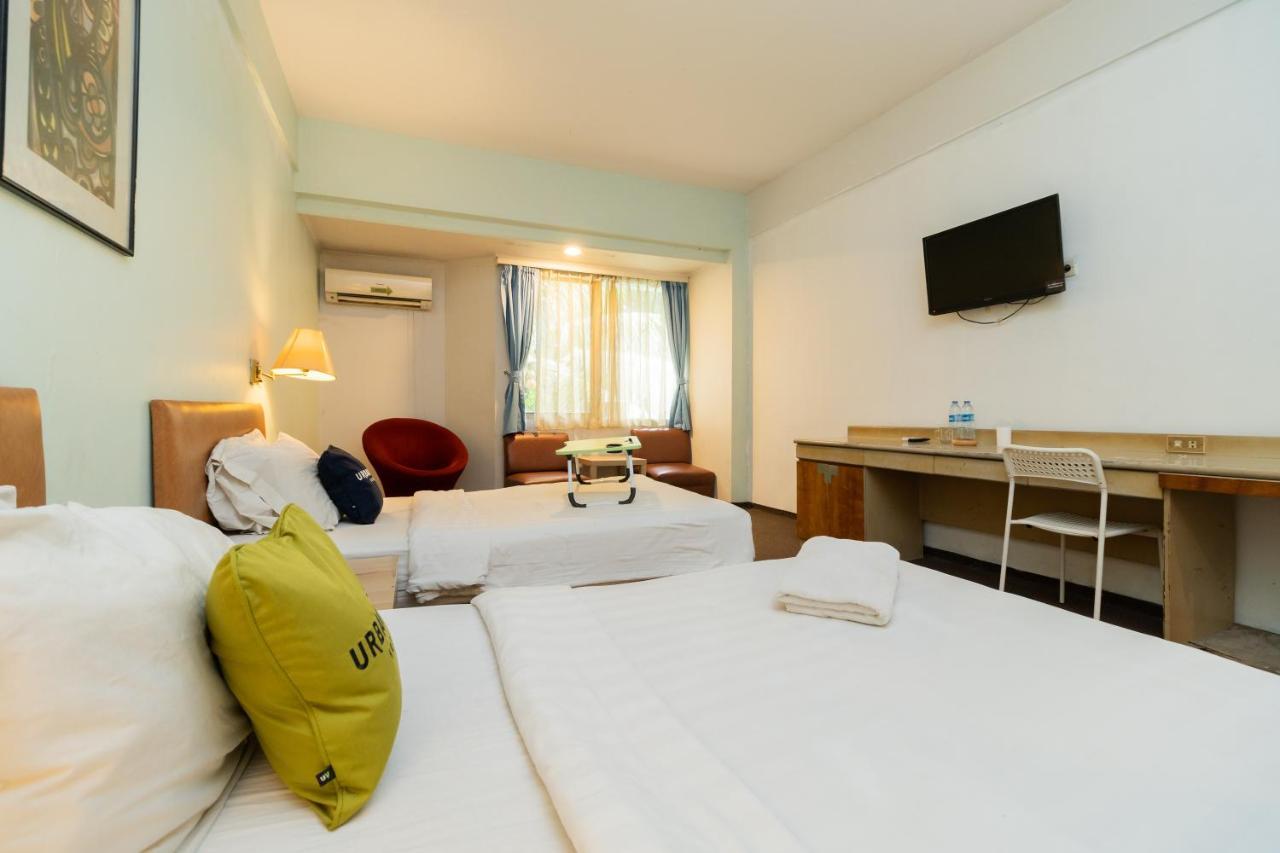 Reddoorz Plus Near Kebayoran Baru Blok S Giacarta Esterno foto