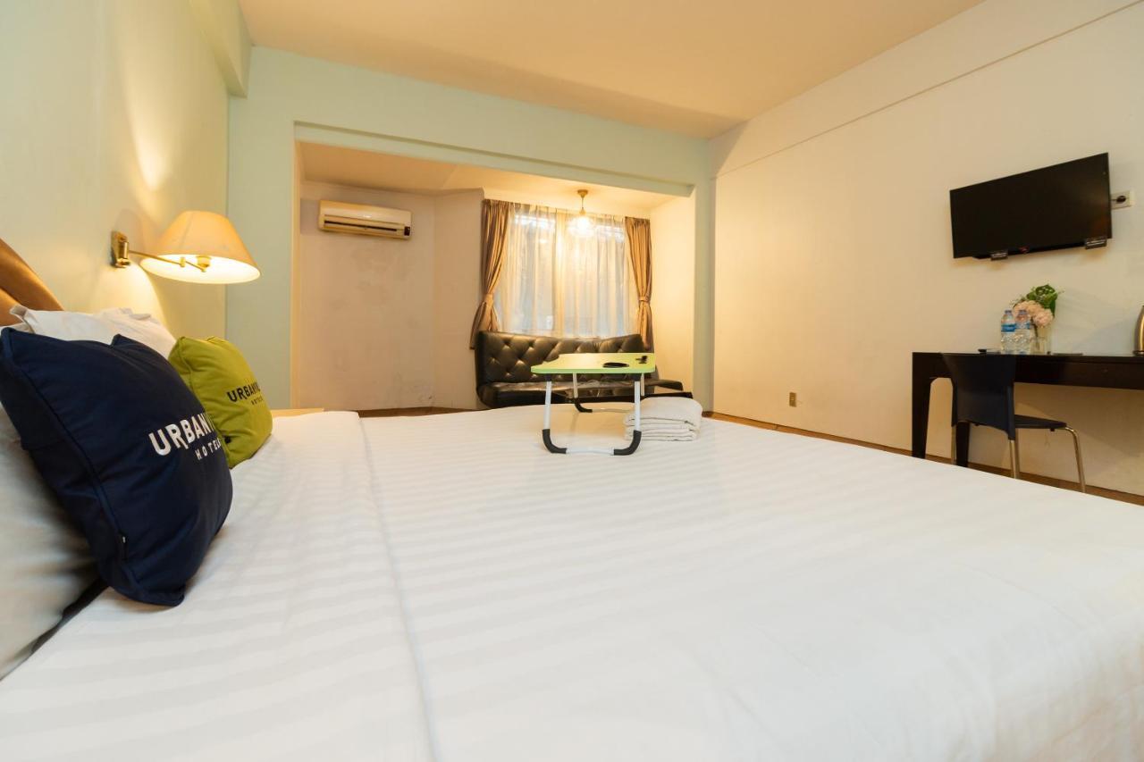 Reddoorz Plus Near Kebayoran Baru Blok S Giacarta Esterno foto