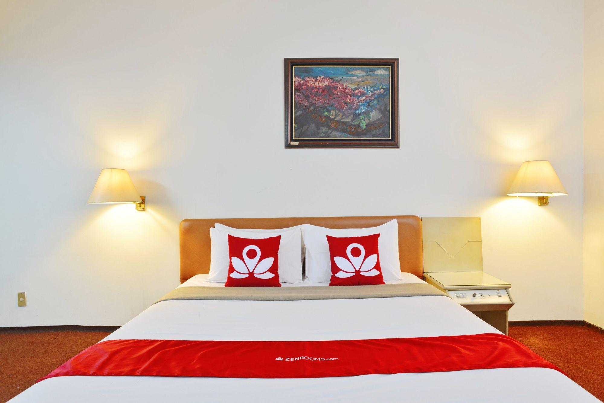 Reddoorz Plus Near Kebayoran Baru Blok S Giacarta Esterno foto