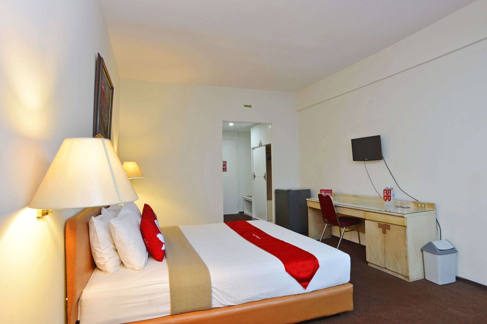 Reddoorz Plus Near Kebayoran Baru Blok S Giacarta Esterno foto