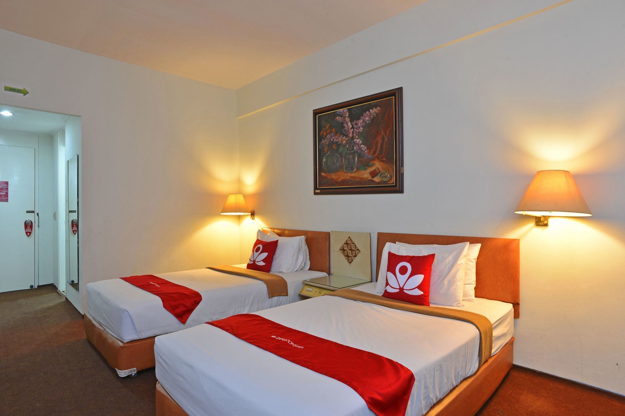 Reddoorz Plus Near Kebayoran Baru Blok S Giacarta Esterno foto